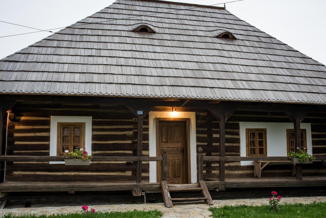 Hotel Casa Strabunicului Partestii de Sus  Exteriér fotografie